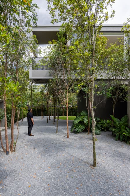 Tropical Shift House